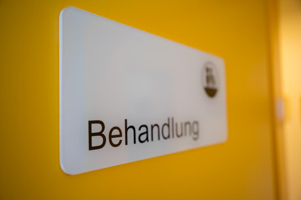 Behandlung-Praxis-Dr-Kumar-Hude